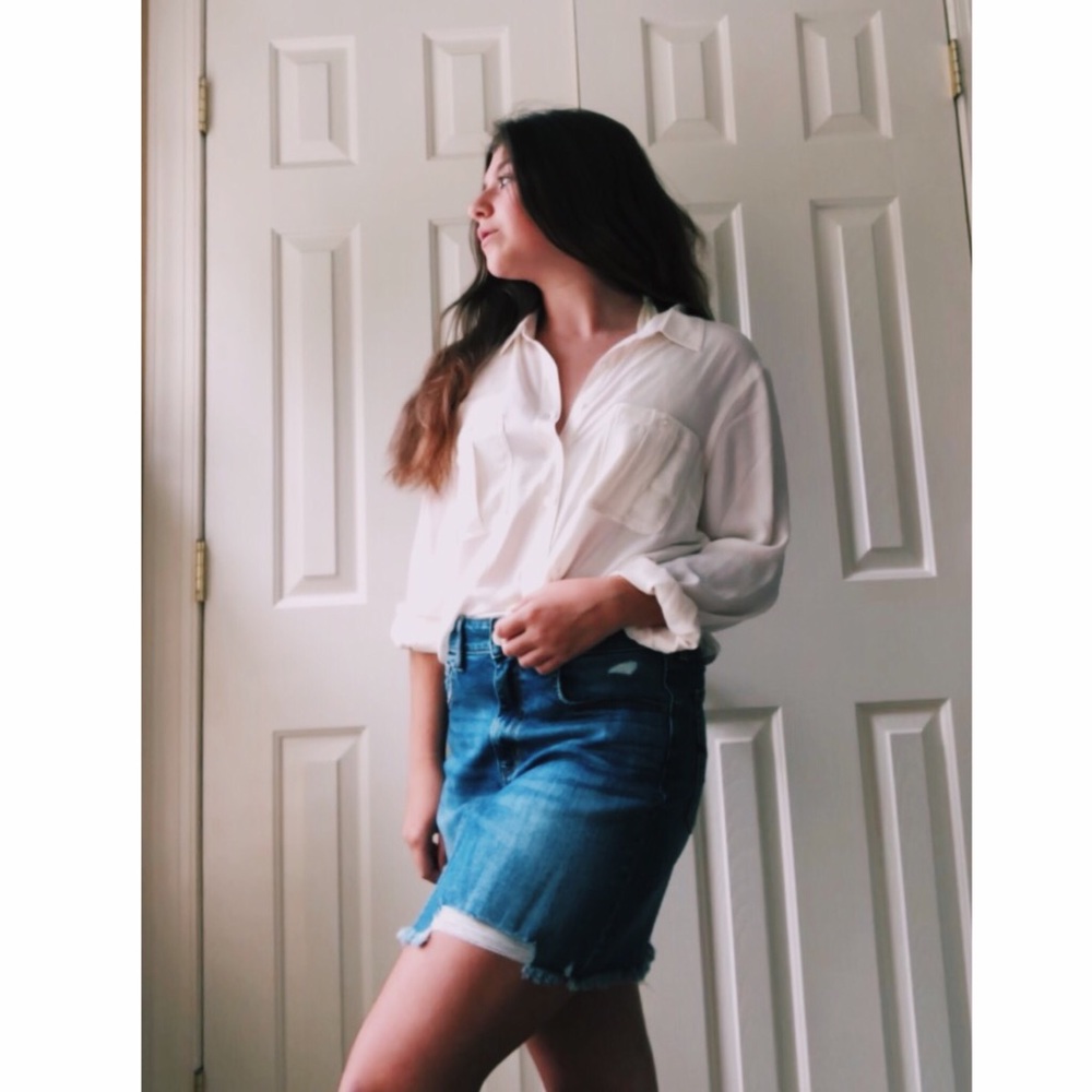 Cream half button down collared shirt🌟 - Picture 4 of 7